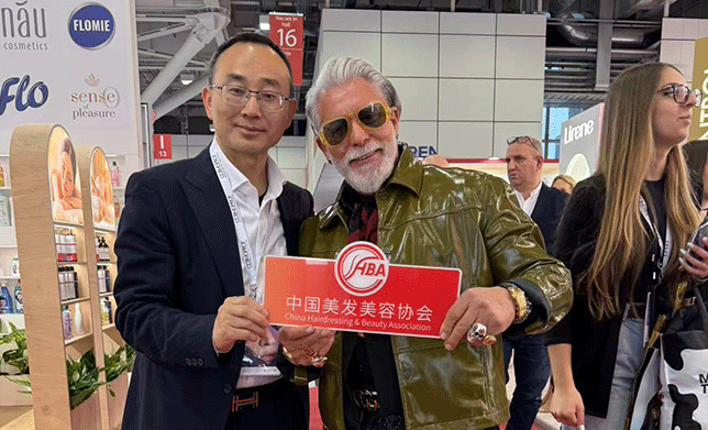 董事長(zhǎng)張清云赴歐洲考察，引領(lǐng)中國(guó)美業(yè)全球產(chǎn)業(yè)鏈潮流